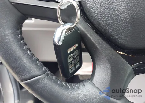 2024 Honda Odyssey Touring z USA, uszkodzony, nr VIN 5FNRL6H87RB014651